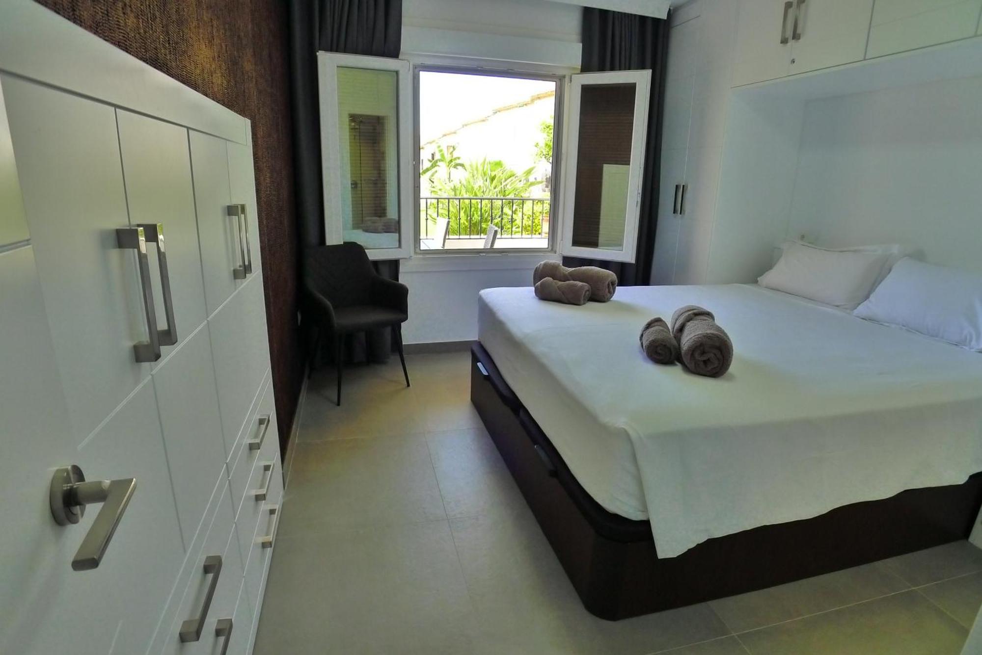 R1358 La Hacienda 10 A Apartment Нерха Екстериор снимка