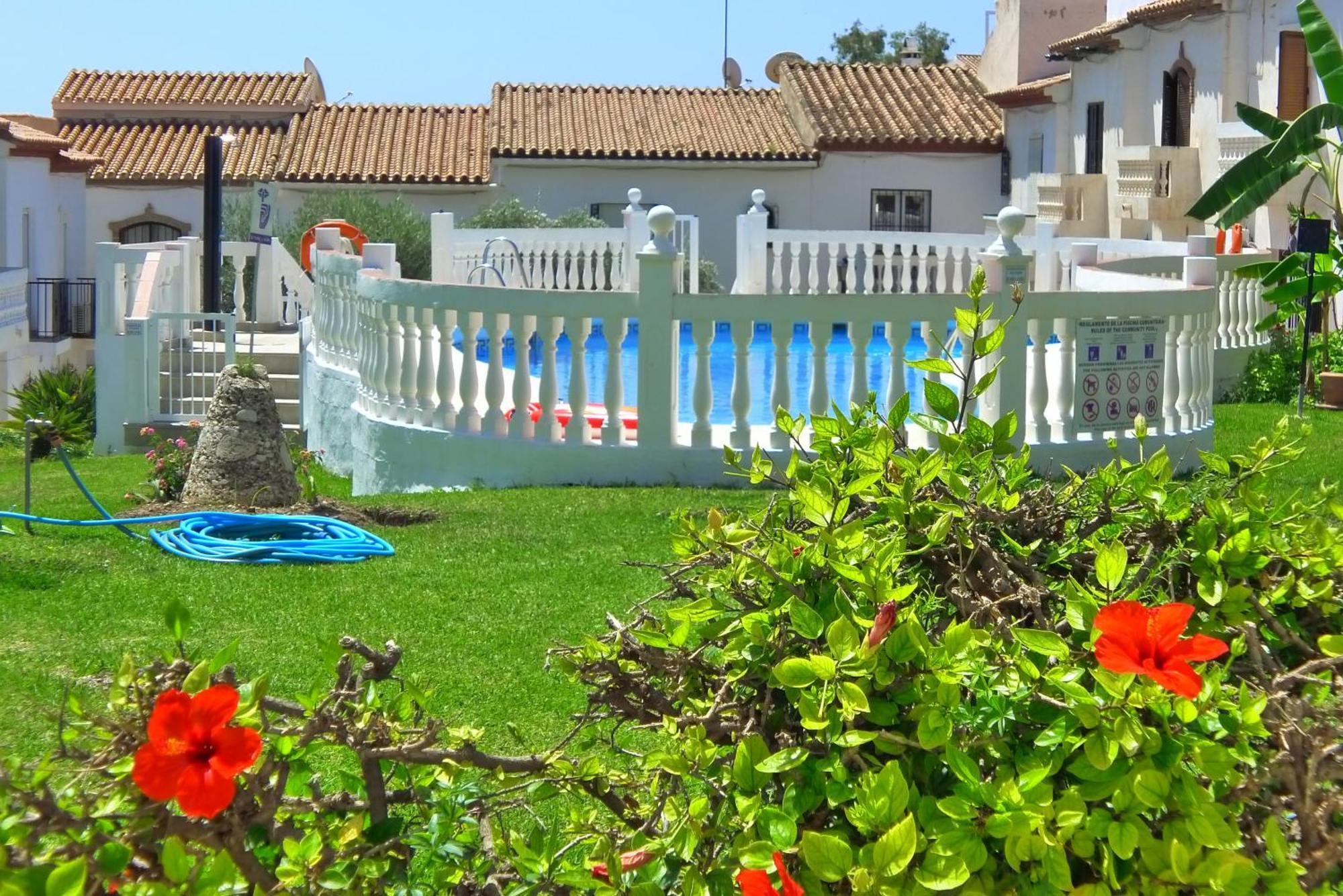 R1358 La Hacienda 10 A Apartment Нерха Екстериор снимка